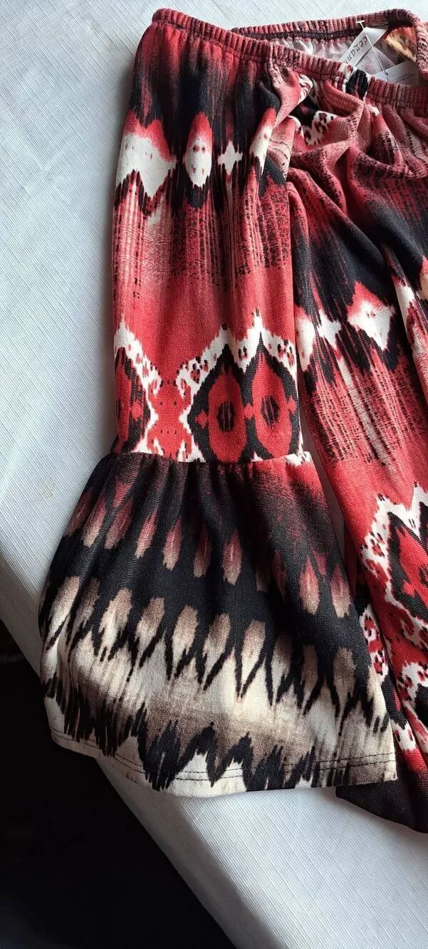 New Womens Small Red & Black Top with Bell 3/4 Sleeves - Picture 4 of 4